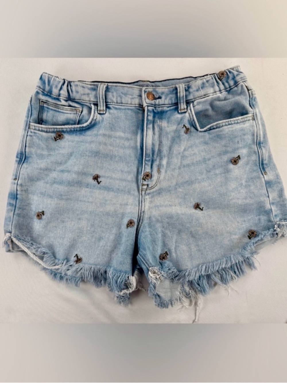 Arizona Jean Company Light Blue Floral Hi Waist Embroidered Denim Shorts